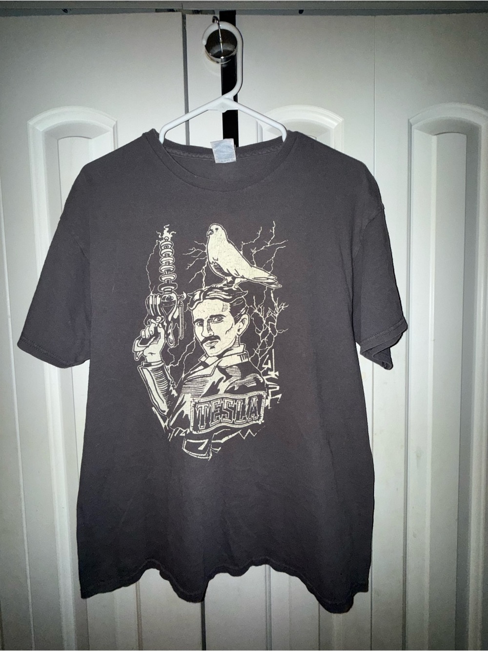 Vintage Black Graphic Nikola Tesla Tee - Men's Casual Shirt